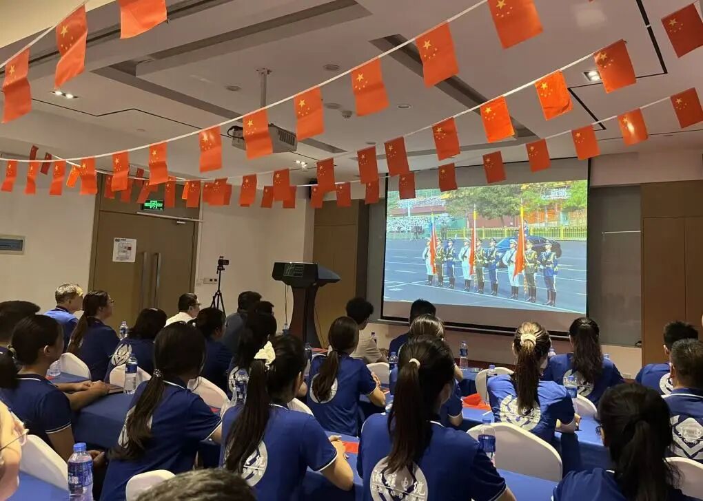 湘聯(lián)電纜集體觀看九三閱兵，汲取奮進力量！